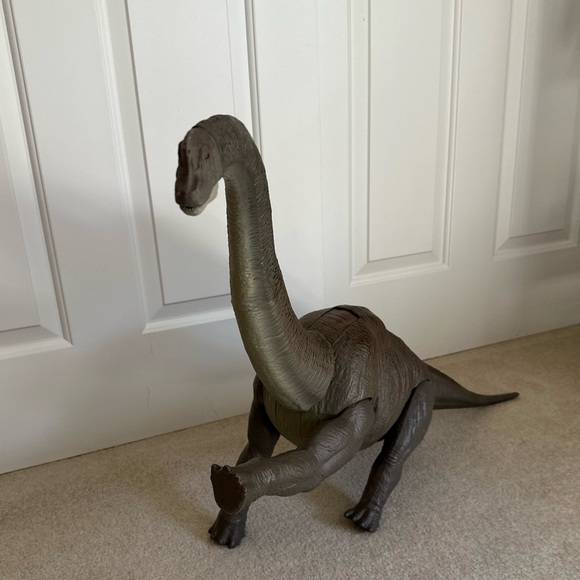 HUGE Action Figure Dinosaur - 27” tall, 41” long - Over 3ft. Nose to Tail - Picture 4 of 5